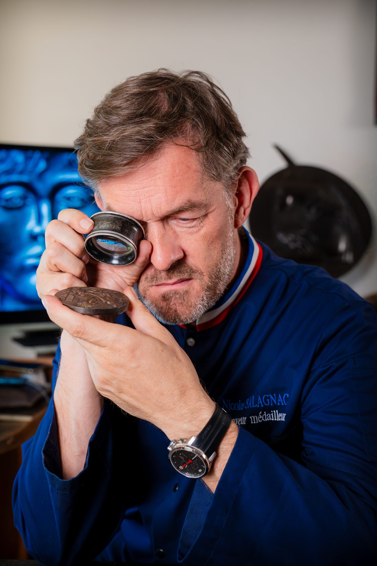 Mains d'artisan, détail cuir