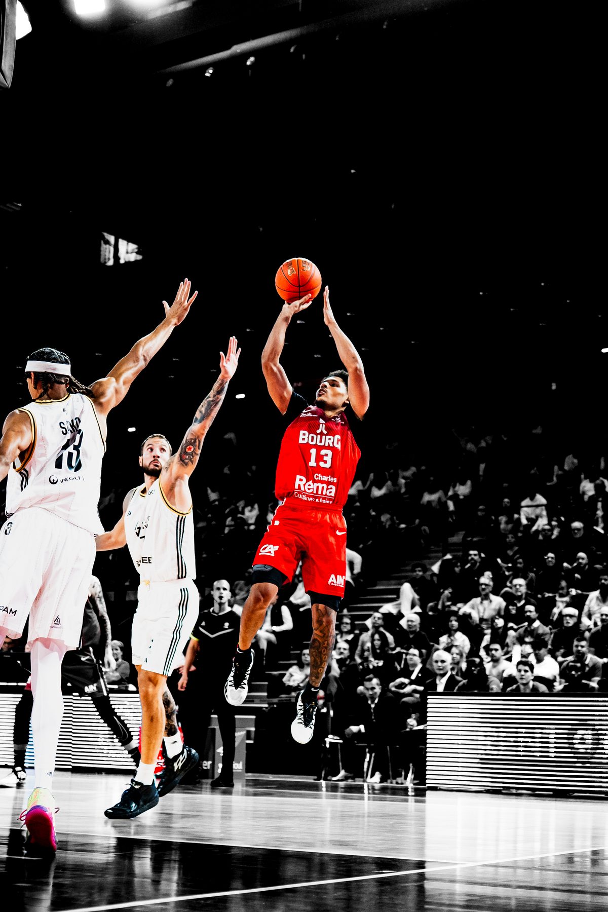 Basketball tir noir et blanc cinématographique